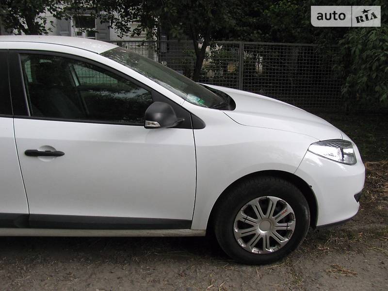 Седан Renault Fluence 2011 в Синельниково