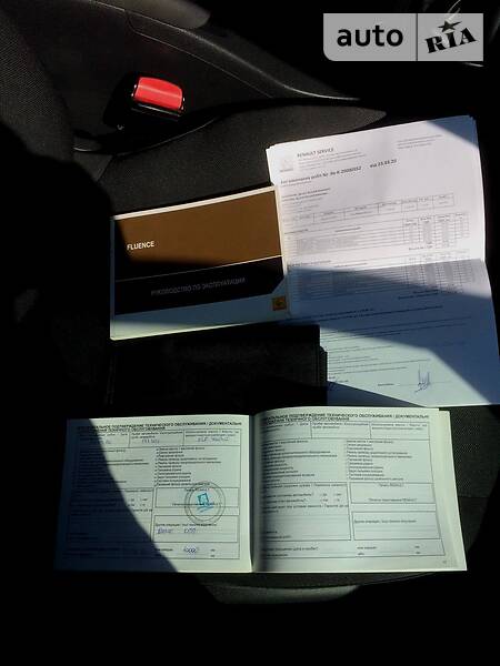 Седан Renault Fluence 2010 в Чернівцях