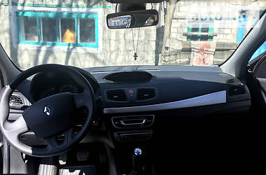 Седан Renault Fluence 2010 в 