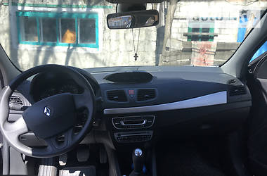 Седан Renault Fluence 2010 в 
