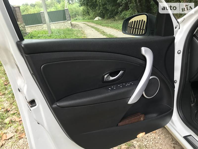 Седан Renault Fluence 2011 в Тернополі