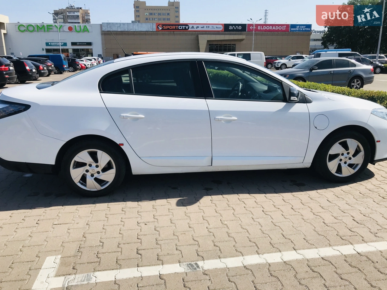 2011 Renault Fluence - мініатюра 23