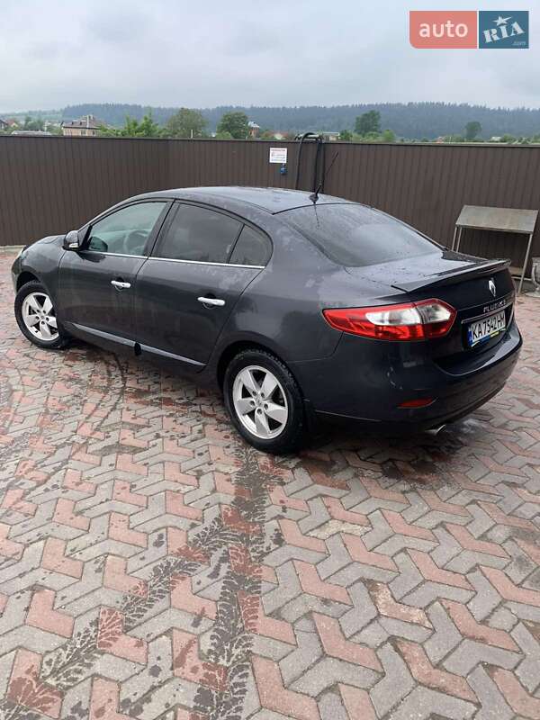 Седан Renault Fluence 2011 в 