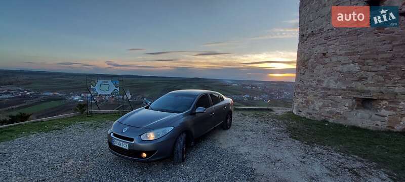Седан Renault Fluence 2010 в Тернополі