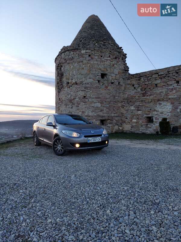 Седан Renault Fluence 2010 в Тернополі
