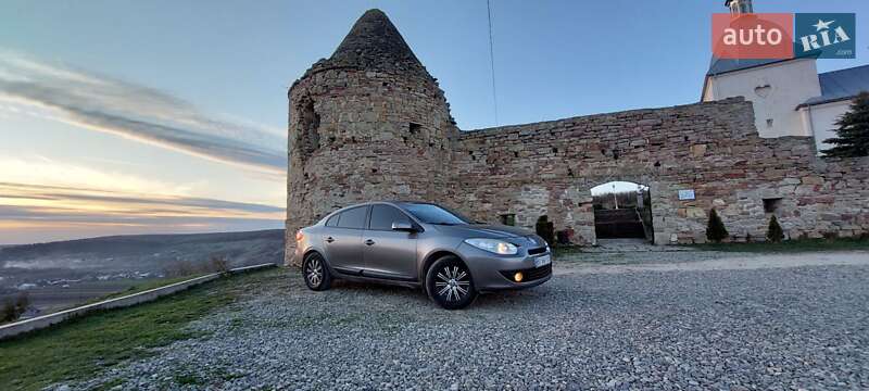 Седан Renault Fluence 2010 в Тернополі