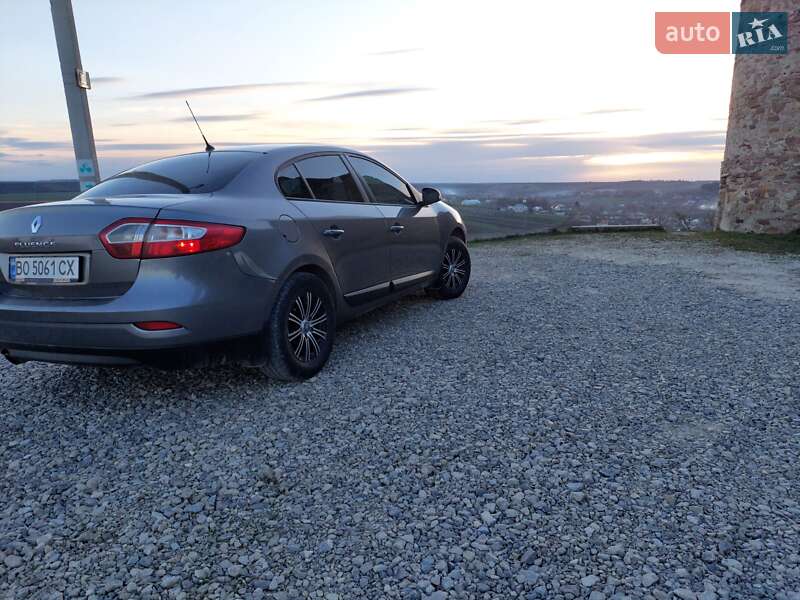 Седан Renault Fluence 2010 в Тернополі