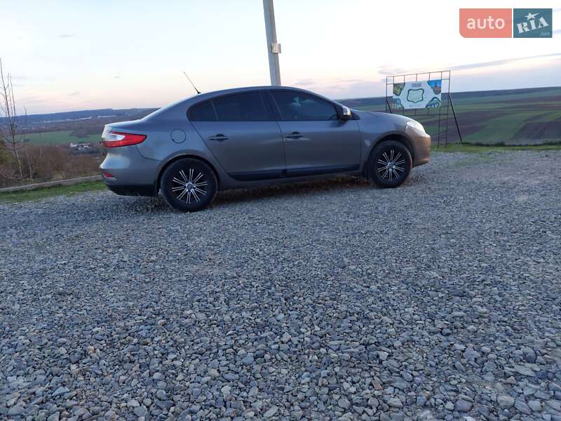 Седан Renault Fluence 2010 в Тернополі