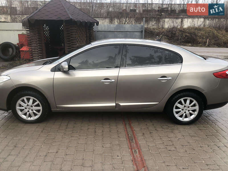 Седан Renault Fluence 2010 в Тернополе