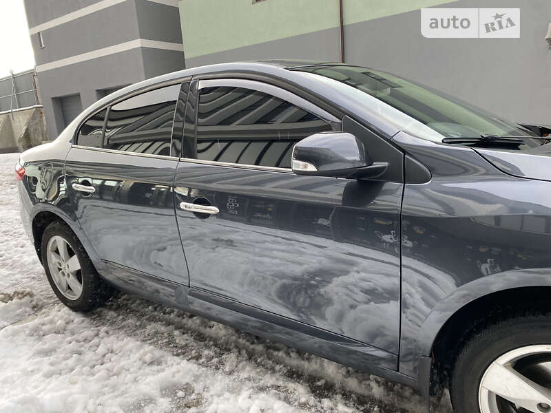 Седан Renault Fluence 2010 в Івано-Франківську