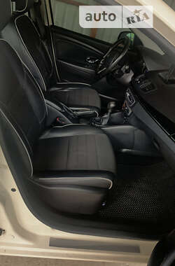 Седан Renault Fluence 2013 в 