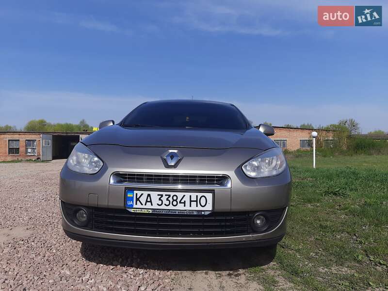 Седан Renault Fluence 2011 в Петропавловской Борщаговке