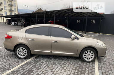 Седан Renault Fluence 2010 в Сваляве