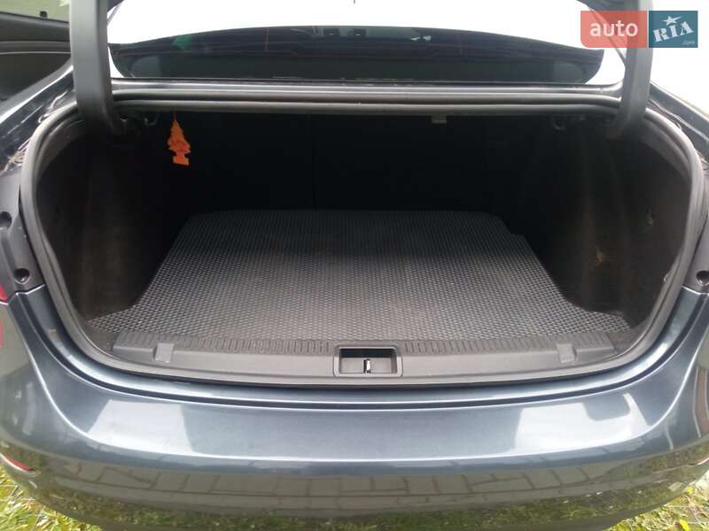 Седан Renault Fluence 2011 в Львові