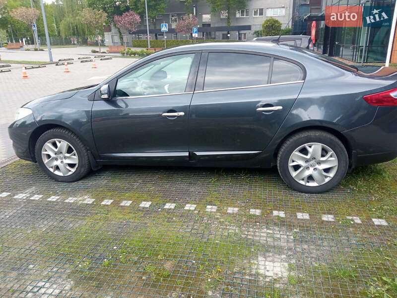 Седан Renault Fluence 2011 в Львові