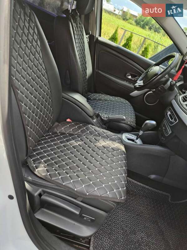 Седан Renault Fluence 2011 в Самборе