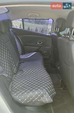 Седан Renault Fluence 2011 в Самборе
