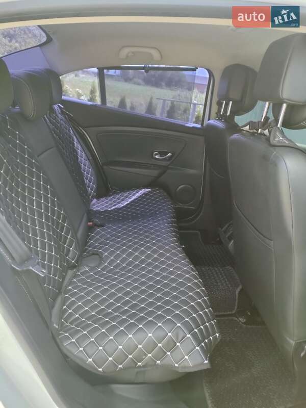 Седан Renault Fluence 2011 в Самборе