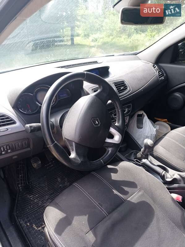 Седан Renault Fluence 2013 в Вараше