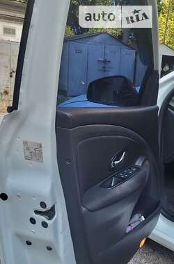 Седан Renault Fluence 2012 в 