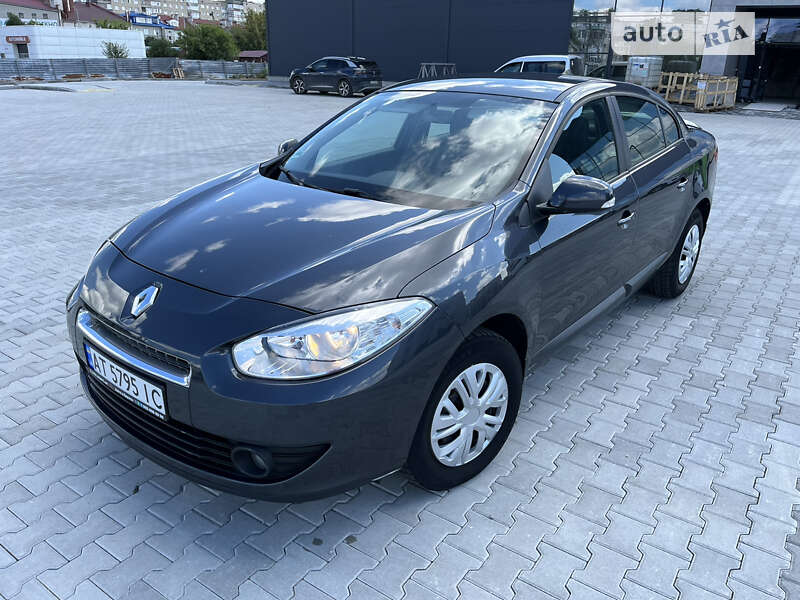 Седан Renault Fluence 2010 в Калуші