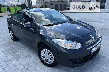 Седан Renault Fluence 2010 в Калуші