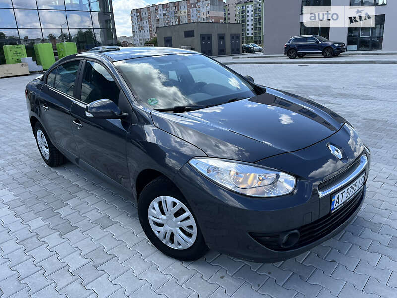 Седан Renault Fluence 2010 в Калуші