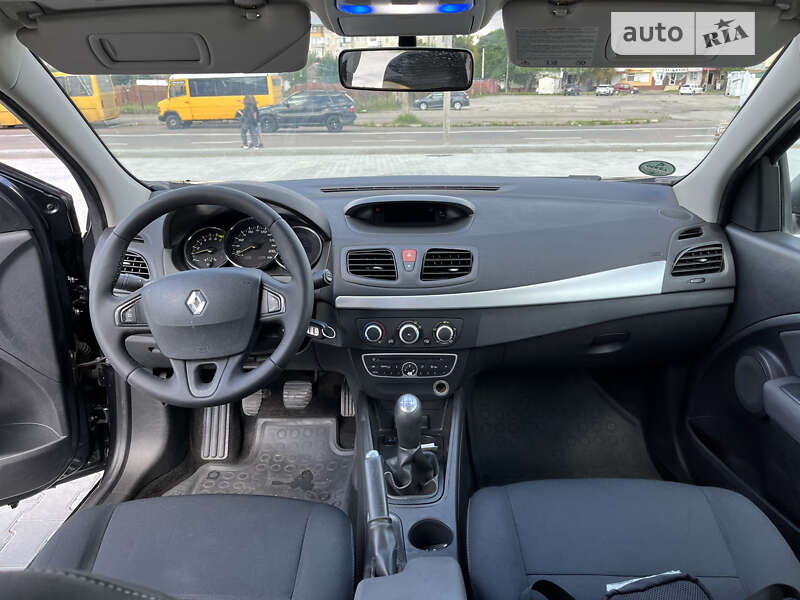 Седан Renault Fluence 2010 в Калуші