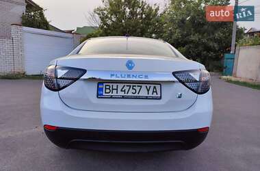 Седан Renault Fluence 2012 в 