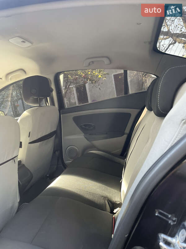Седан Renault Fluence 2011 в Трускавці