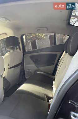 Седан Renault Fluence 2011 в 