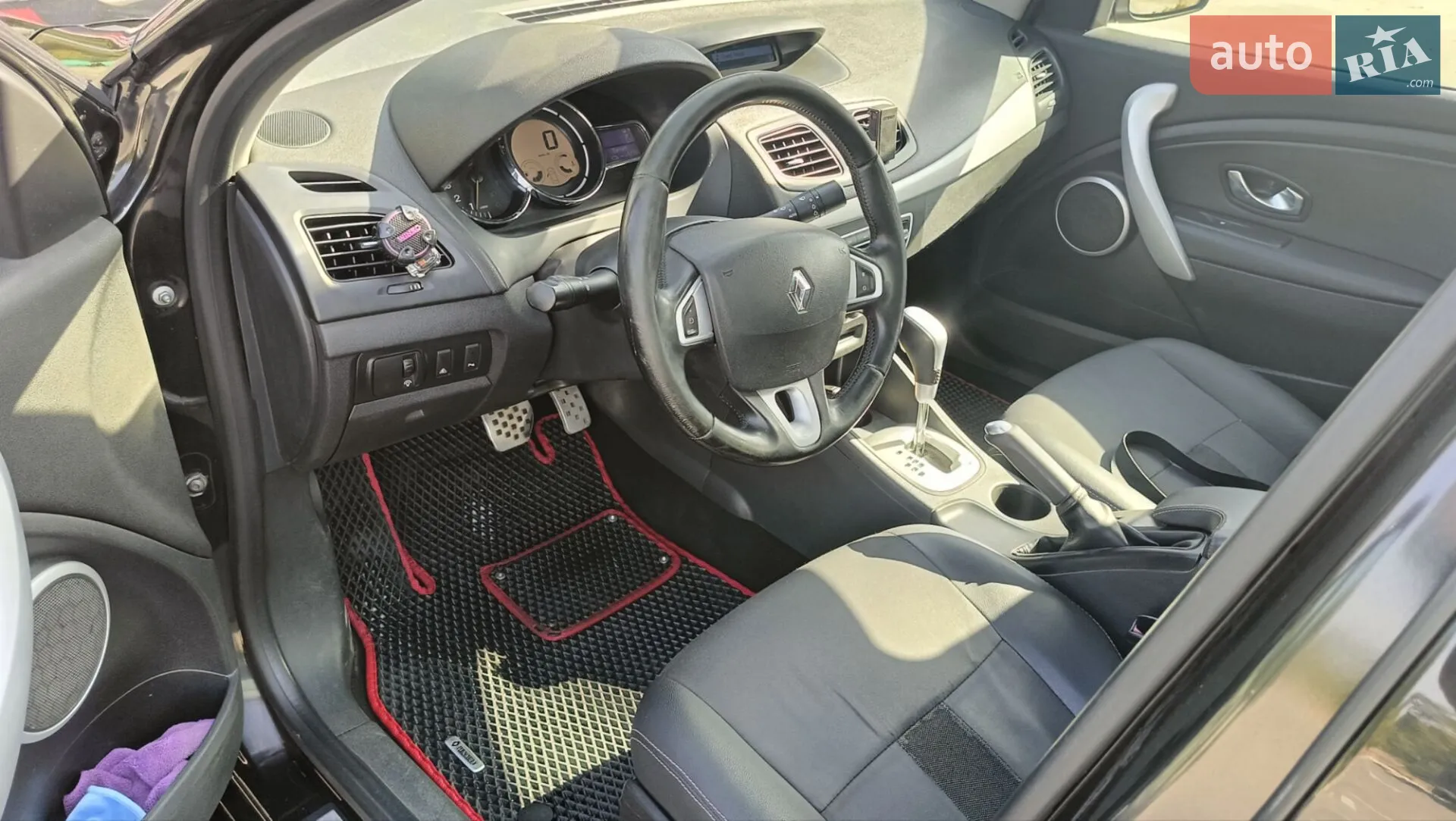 2011 Renault Fluence - мініатюра 4