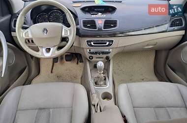 Седан Renault Fluence 2010 в Дубровице