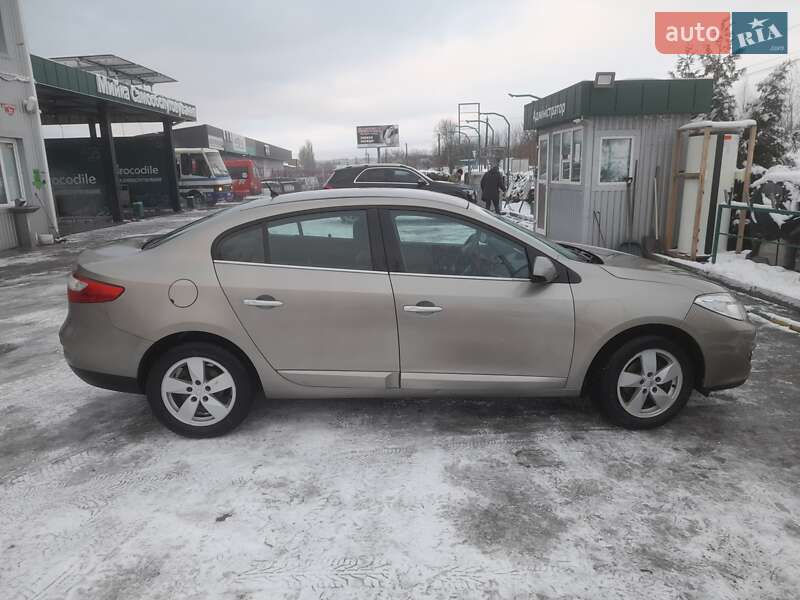 Седан Renault Fluence 2010 в 