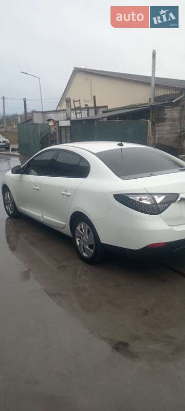 Седан Renault Fluence 2012 в Ромнах