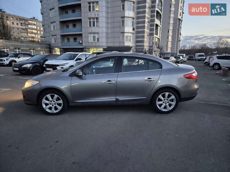 Седан Renault Fluence 2010 в 