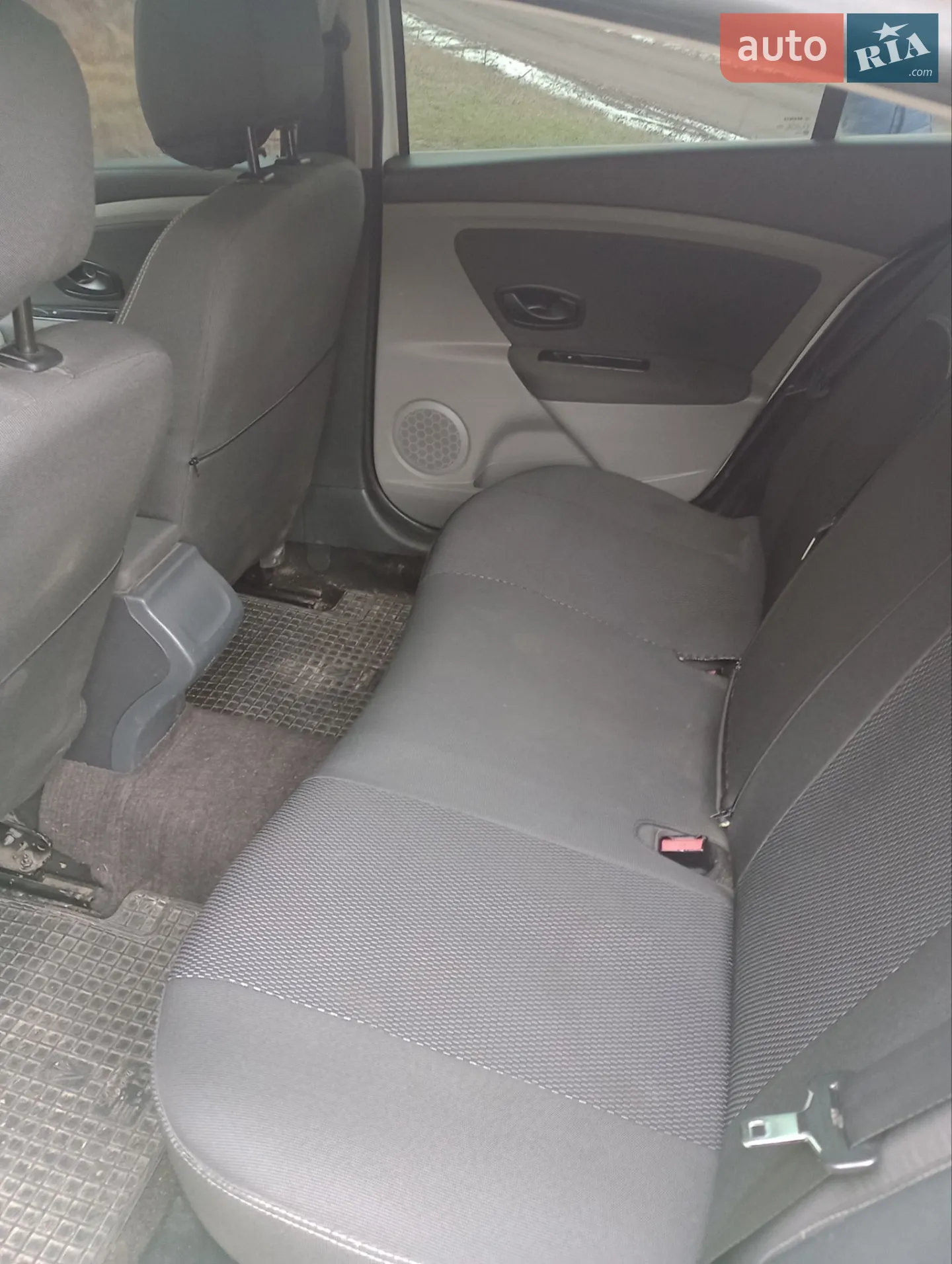 2011 Renault Fluence - мініатюра 12