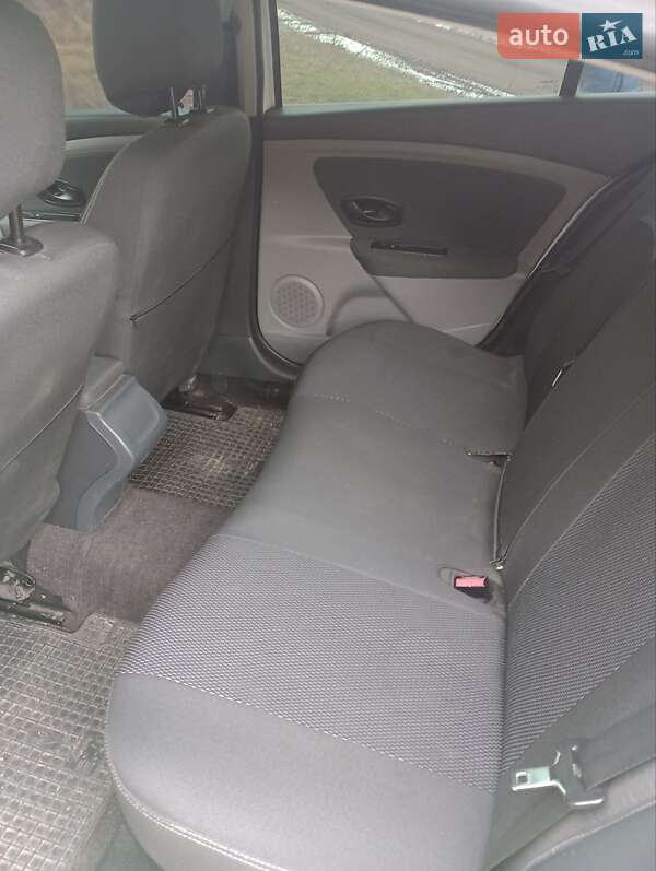 Седан Renault Fluence 2011 в Сумах