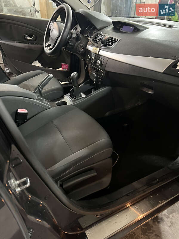 Седан Renault Fluence 2010 в Дніпрі