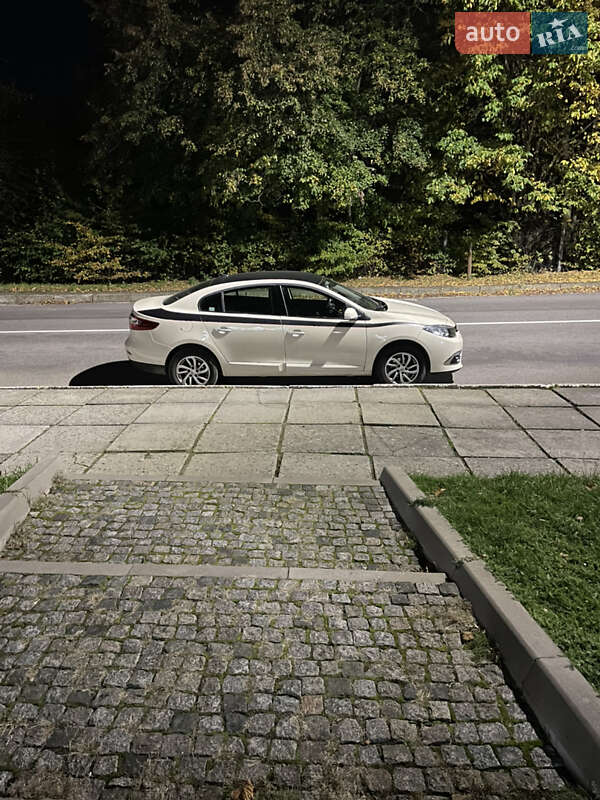 Седан Renault Fluence 2013 в Трускавце