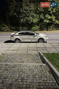 Седан Renault Fluence 2013 в 