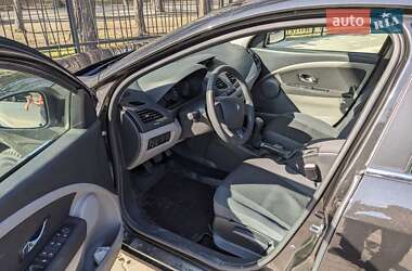 Седан Renault Fluence 2012 в 