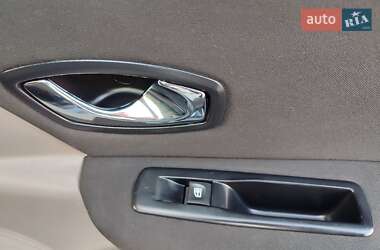 Седан Renault Fluence 2012 в 