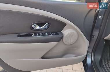 Седан Renault Fluence 2012 в 