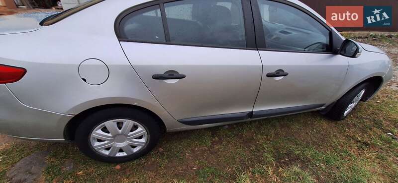 Седан Renault Fluence 2010 в Ивано-Франковске