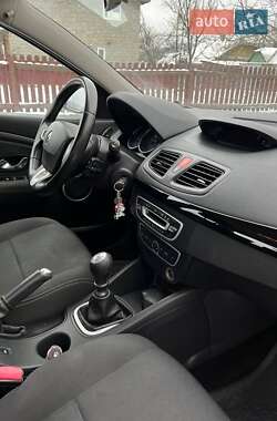 Седан Renault Fluence 2011 в 