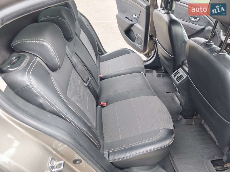 Седан Renault Fluence 2011 в Киеве