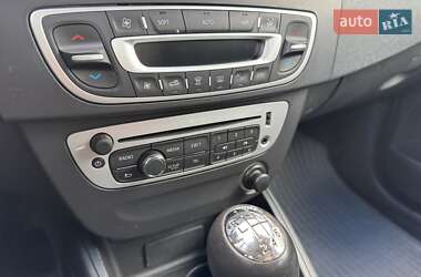 Седан Renault Fluence 2013 в 