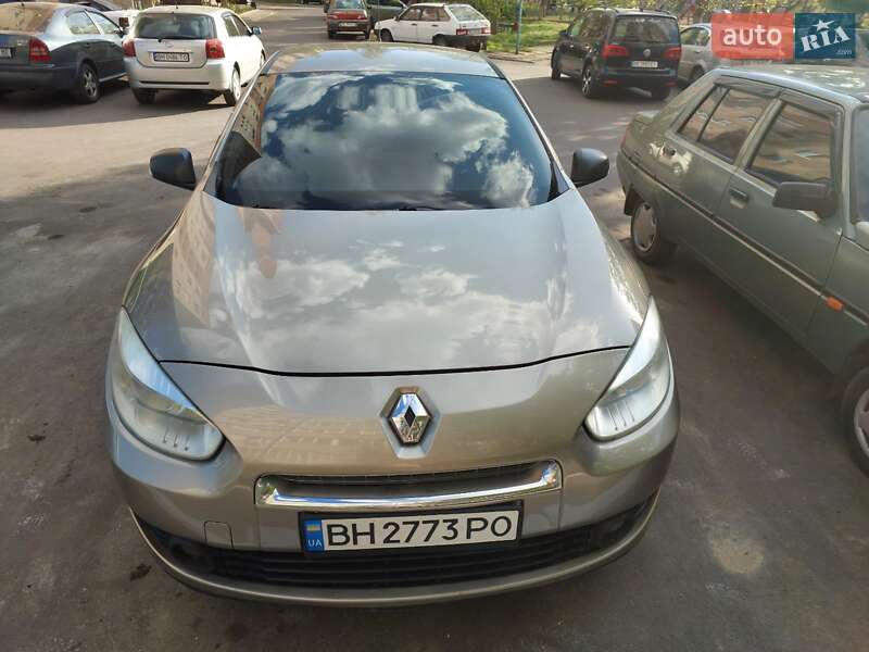 Седан Renault Fluence 2011 в 