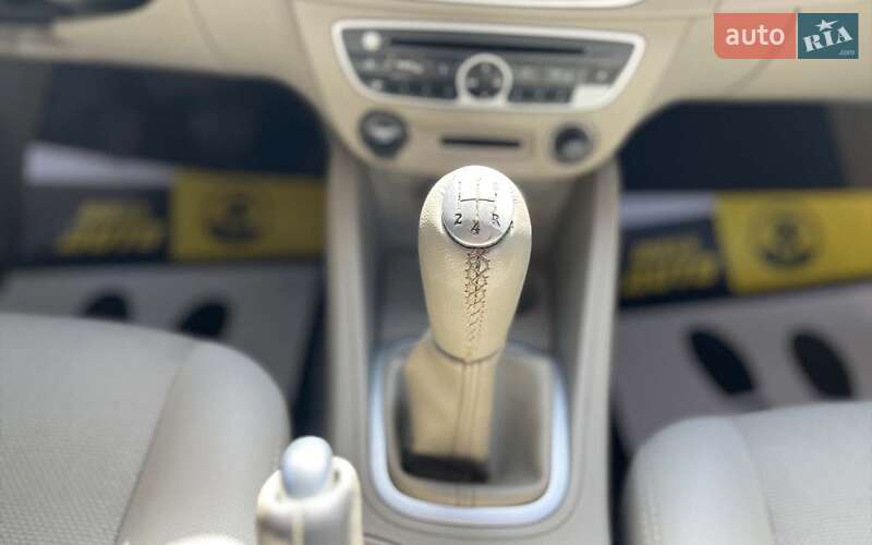 Седан Renault Fluence 2010 в Мукачево фото 17 Седан Renault Fluence 2010 в Мукачево